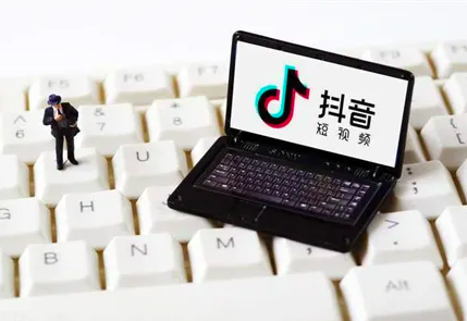 抖音上别人私信涨粉丝点赞是真的吗？是骗钱的吗