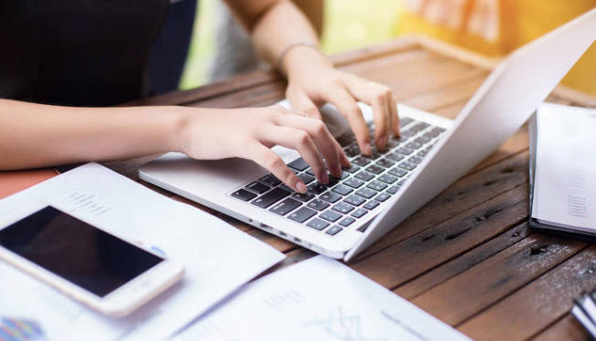 为什么小红书相同的粉丝量，变现却差了800倍